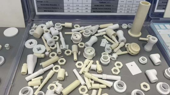 1100-1300 HV مقاومت انعطاف پذیری Zirconia Ceramics Ring Tube Rod