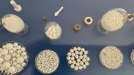 مقاومت انعطاف پذیری بالا 1100-1300 Hv Zirconia Ceramic Rod OEM